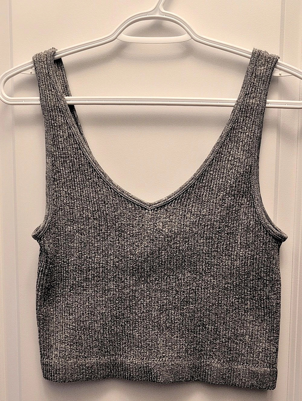 ROSE + VINE Ribbed Tank Top in Gray Size Medium Like New